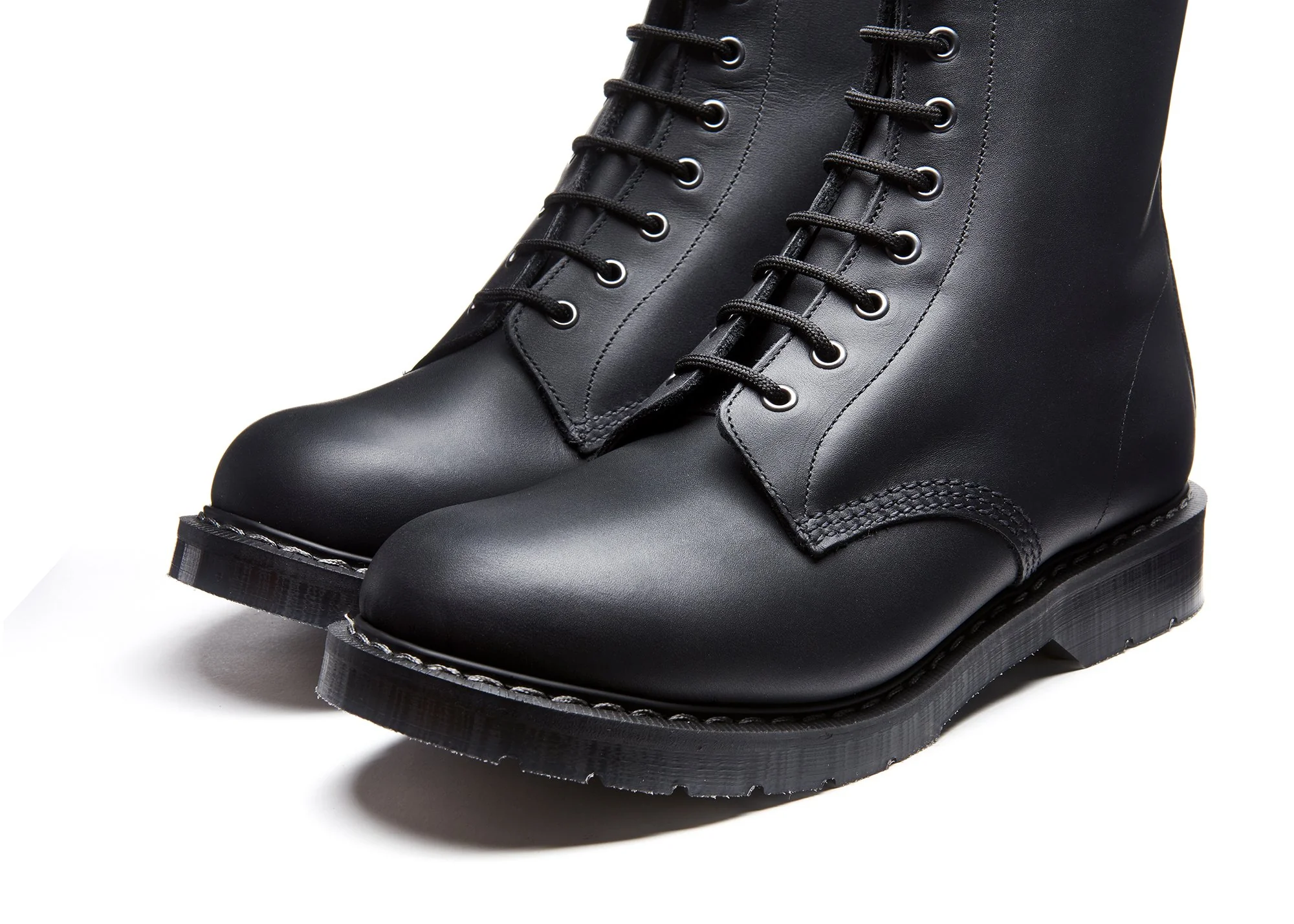 Black Greasy 8 Eye Derby Boot - Image 3